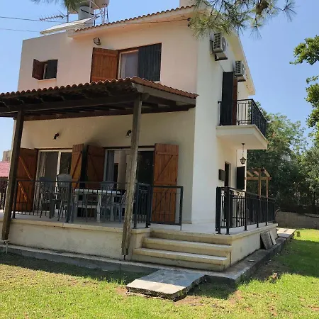 Дом отдыха Stunning Mountain View 2 Bedroom Kinousa